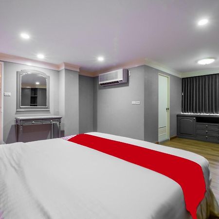 Oyo 1042 Boon'S Residence Bangkok Exterior foto