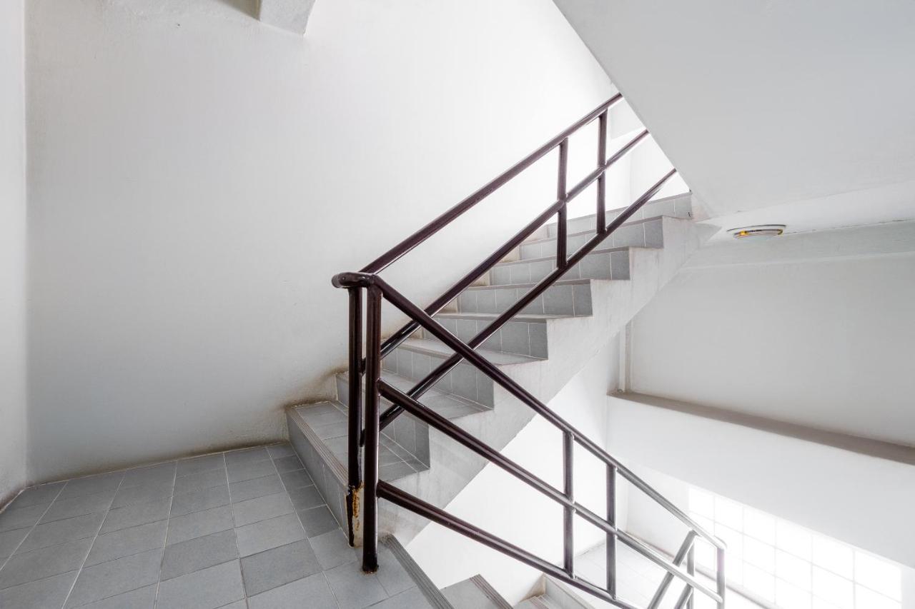 Oyo 1042 Boon'S Residence Bangkok Exterior foto