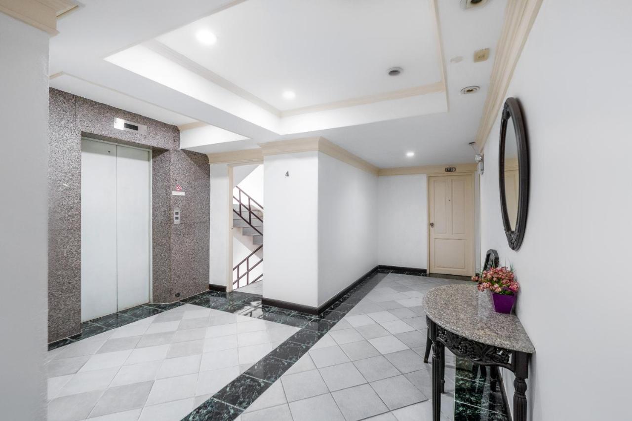 Oyo 1042 Boon'S Residence Bangkok Exterior foto